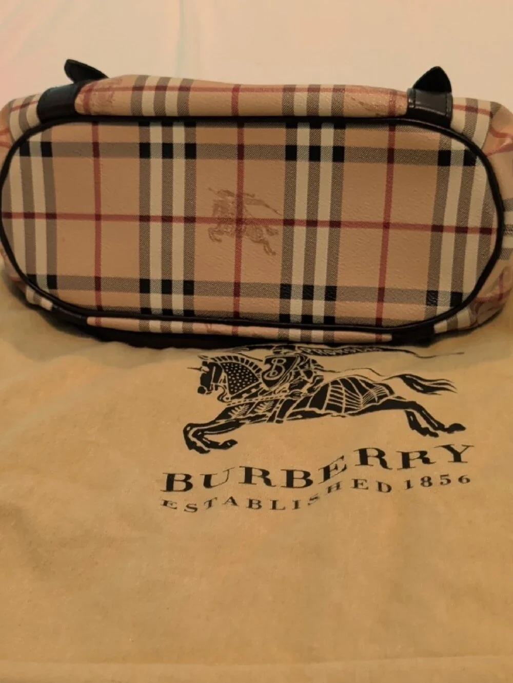 Burberry classic plaid